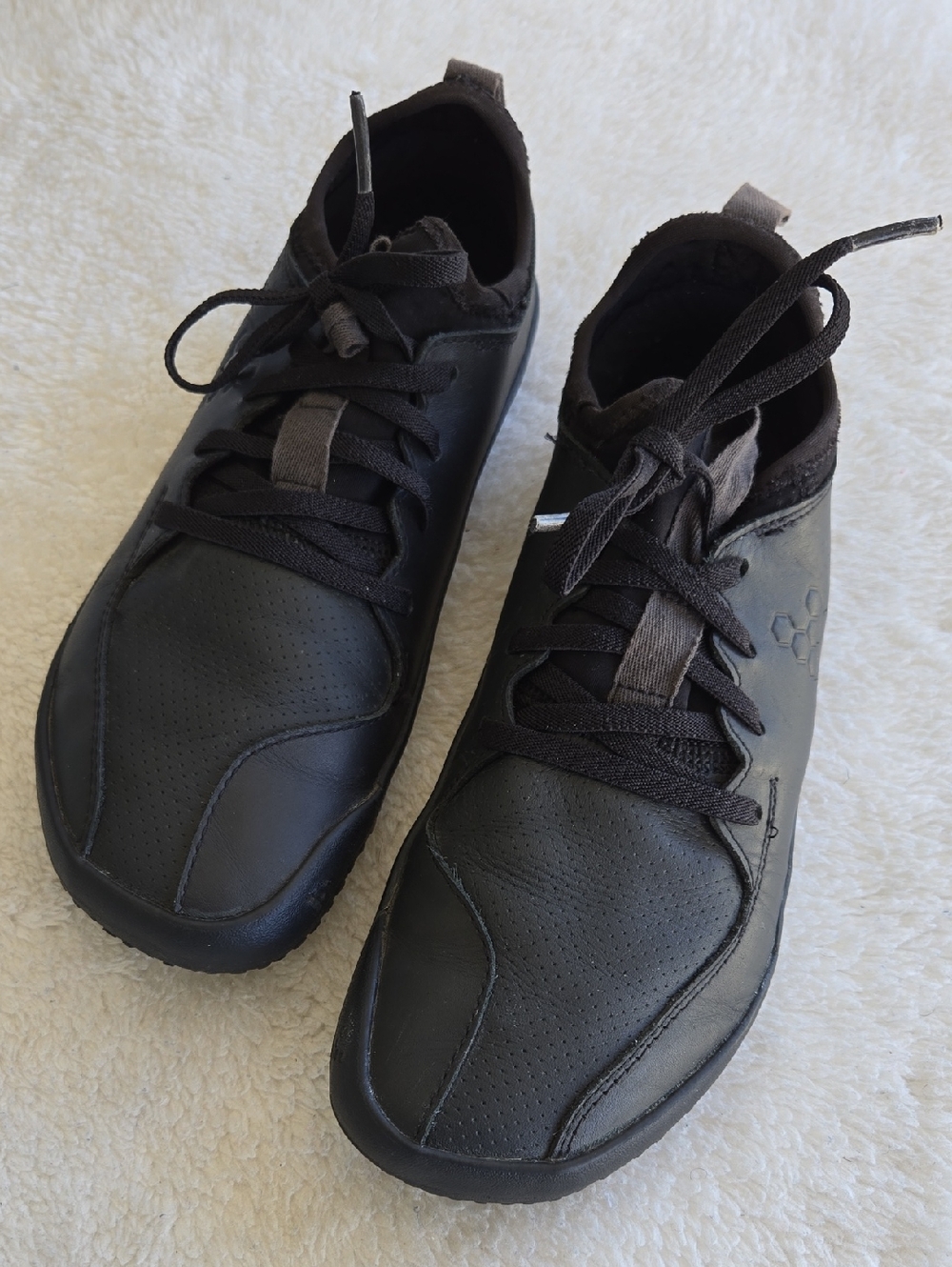 Vivo Barefoot Men's Black Lace-Up Minimalist Sneakers